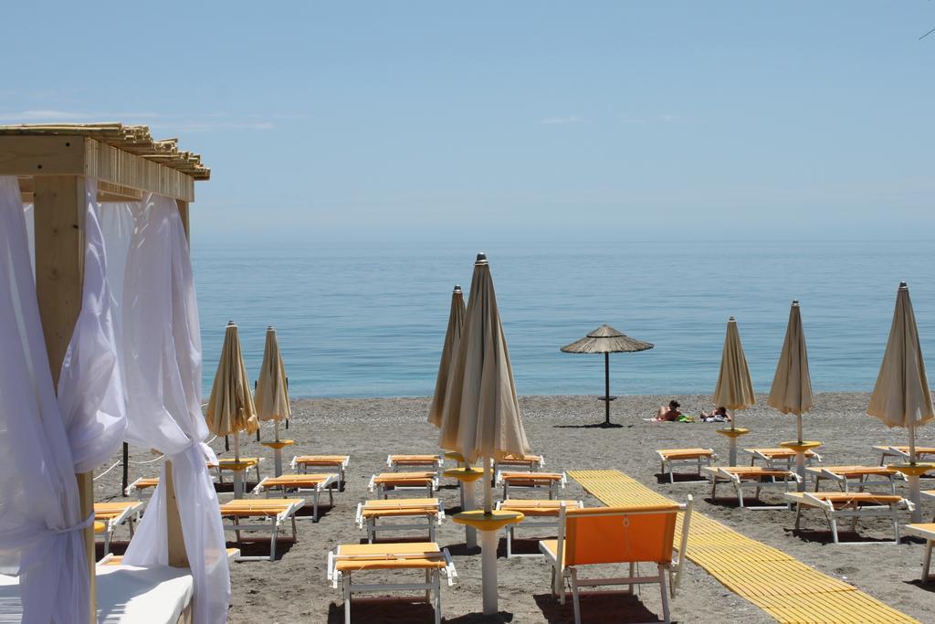 Апартаменти La Terrazza Sul Mare Летоянні Екстер'єр фото